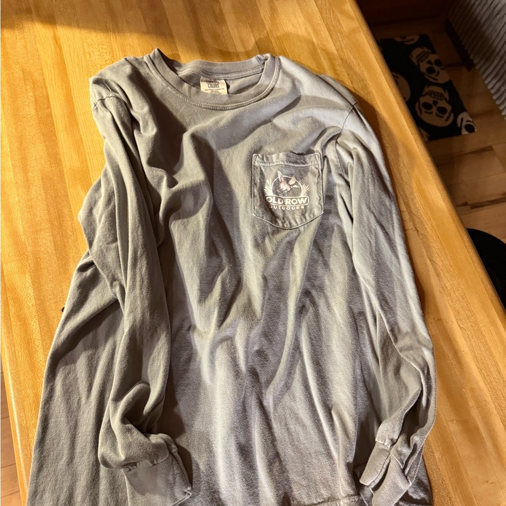 Comfort Colors Long Sleeve Pocket Tee in Gray